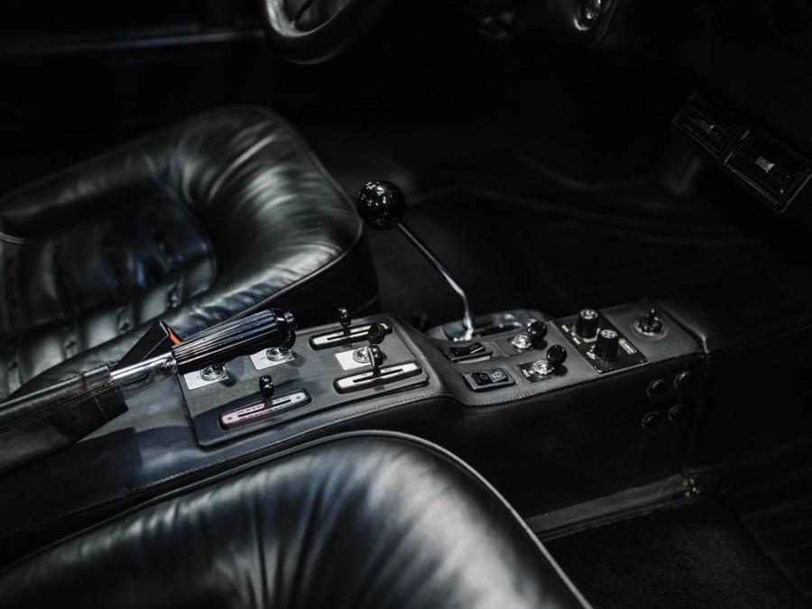 Детали интерьера Ferrari 512 BB Custom (28981) 1979 года  (фото 19 из 35)